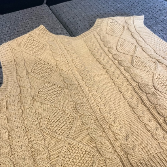 Tilly’s oversized brown sweater vest - Picture 6 of 7